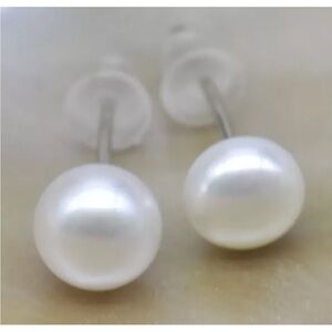 Genuine Freshwater Pearl Medium Size Earrings 8mm NEW